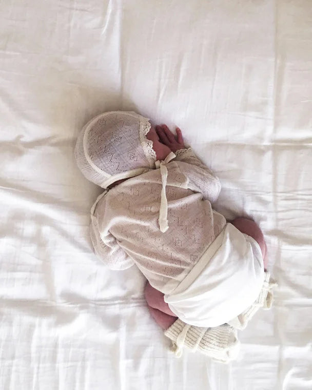 Tie-up bonnet with lace - Wool/silk - Openwork baby hat - White - Joha
