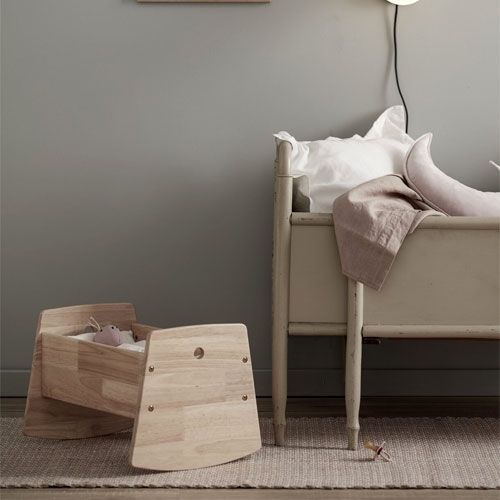 Kid´s Concept - Houten Speelgoed Schommel Poppenbedje - Inclusief beddengoed - Rubberhout