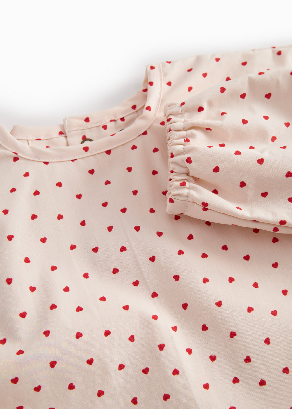 Slabbetje met lange mouwen - Apron LS - Katoen - Happy Hearts/Hartjes - MarMar Copenhagen - productfoto - afbeelding 2