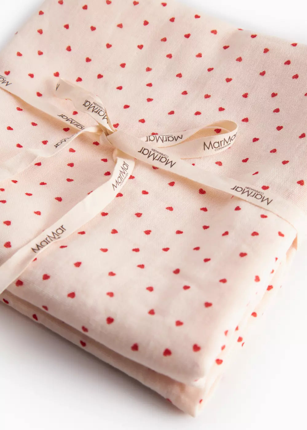 Hydrofiele doeken Ada - 65x65cm - 2 pack - Biologisch katoen mousseline - Happy Hearts/Hartjesprint - MarMar Copenhagen - verpakking