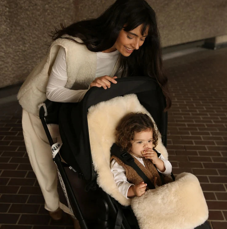 Footmuff Puffmuff® - Merino Sheepskin - Black + Milk - BINIBAMBA