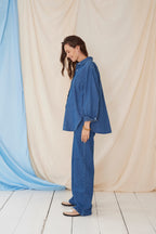 The Shirt Dark Denim – Chemise de grossesse oversize – 100 % coton – Zips invisibles – Atelier Melon