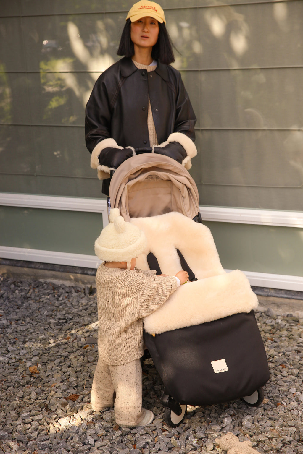 Footmuff Puffmuff® - Merino Sheepskin - Black + Milk - BINIBAMBA