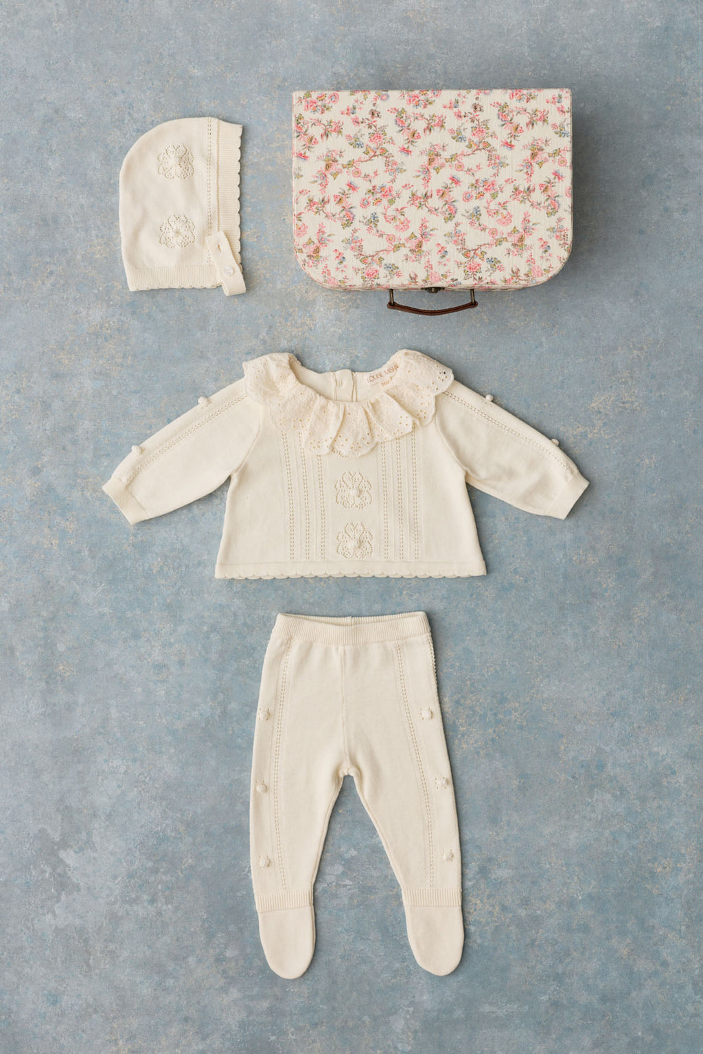 Babyset Bliss met trui, broekje en mutsje - Katoen & zijde - Cream - Louise Misha - productfoto