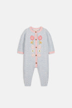 Gebreid babypakje Drillia met bloemen - TENCEL™ & alpaca - Cloud - Louise Misha - voorkant - afbeelding 3