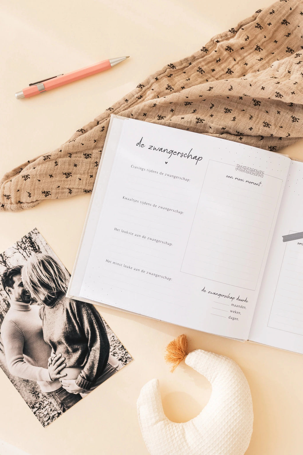 Baby invulboekje - Mijn eerste jaar - Linnen taupe - Fyllbooks - productfoto - afbeelding 3