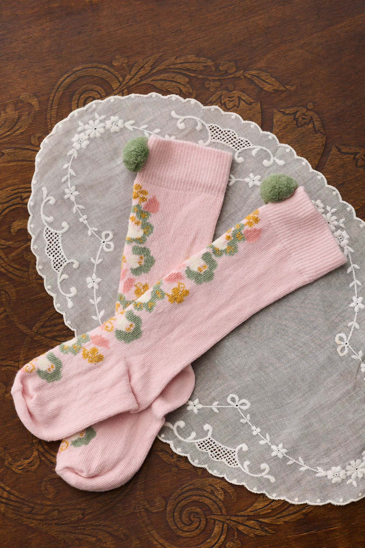 Kniekousen Chelie met pompons - Katoenmix - Blush - Louise Misha - productfoto - afbeelding 2