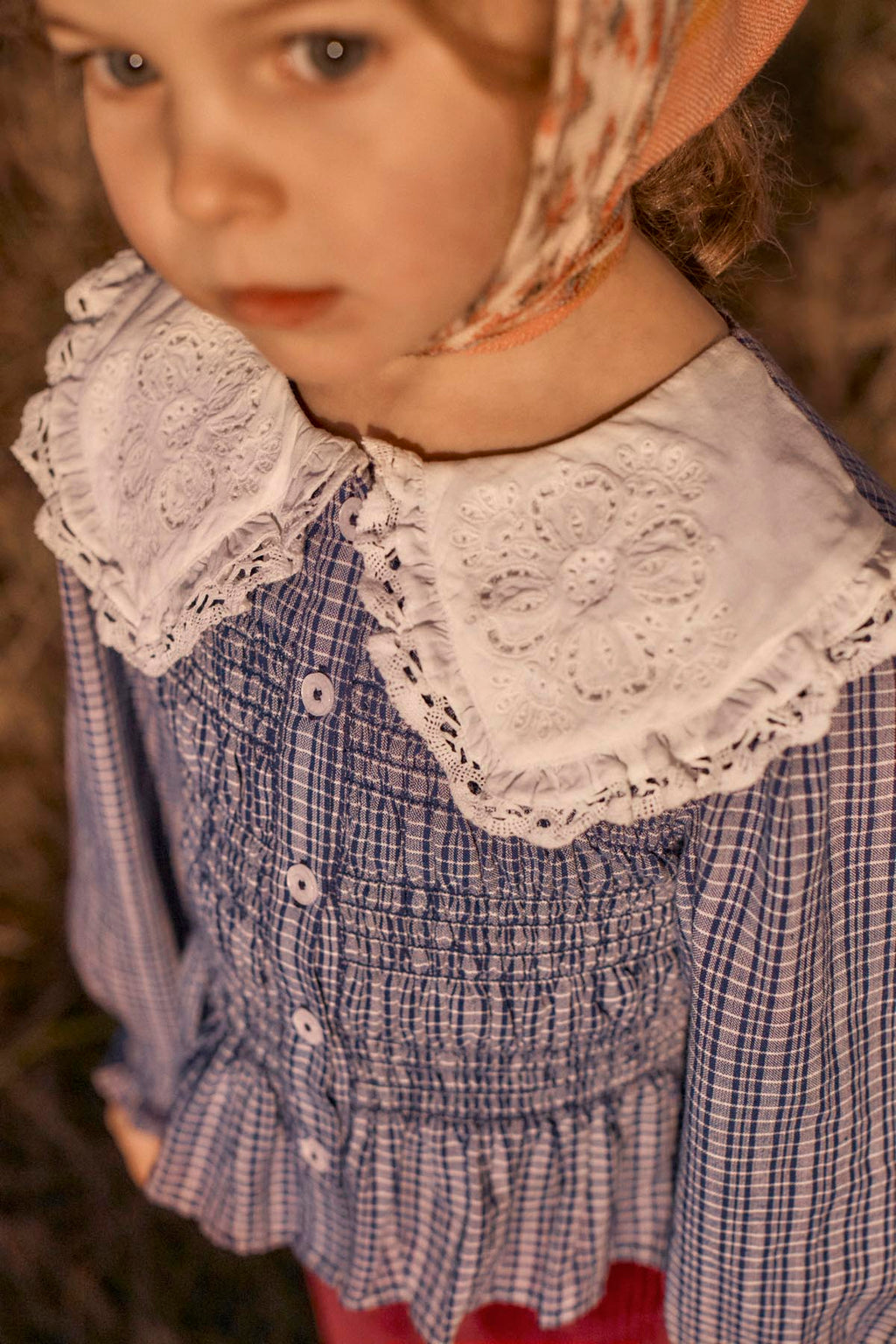 Meisjesblouse Enola - Biologisch katoen - Indigo Cozy Checks - Louise Misha - productfoto - afbeelding 5