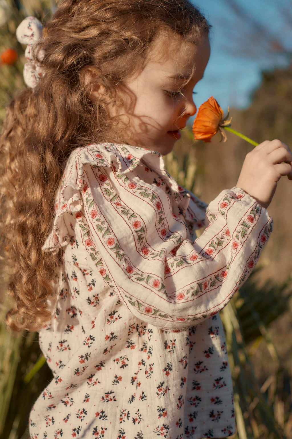 Blouse Ilaria - Biologisch katoen - Cream Pink Sorrel & Cream Flower Beds - Louise Misha - productfoto - afbeelding 3