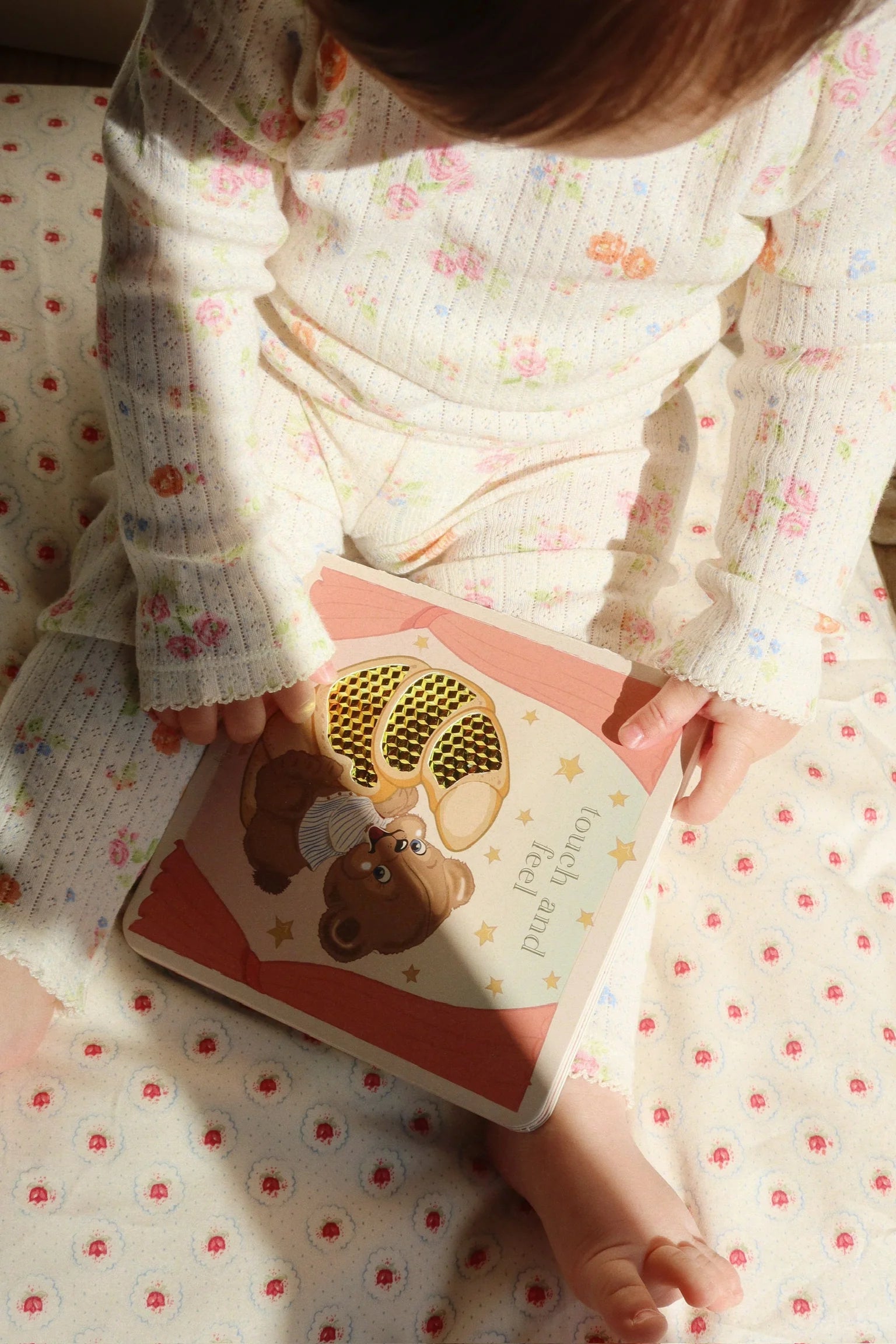 Voelboekje - Sensorisch Boek - Zintuiglijke Ontdekking voor Baby’s - 6+ maanden - Konges Sløjd - sfeerbeeld