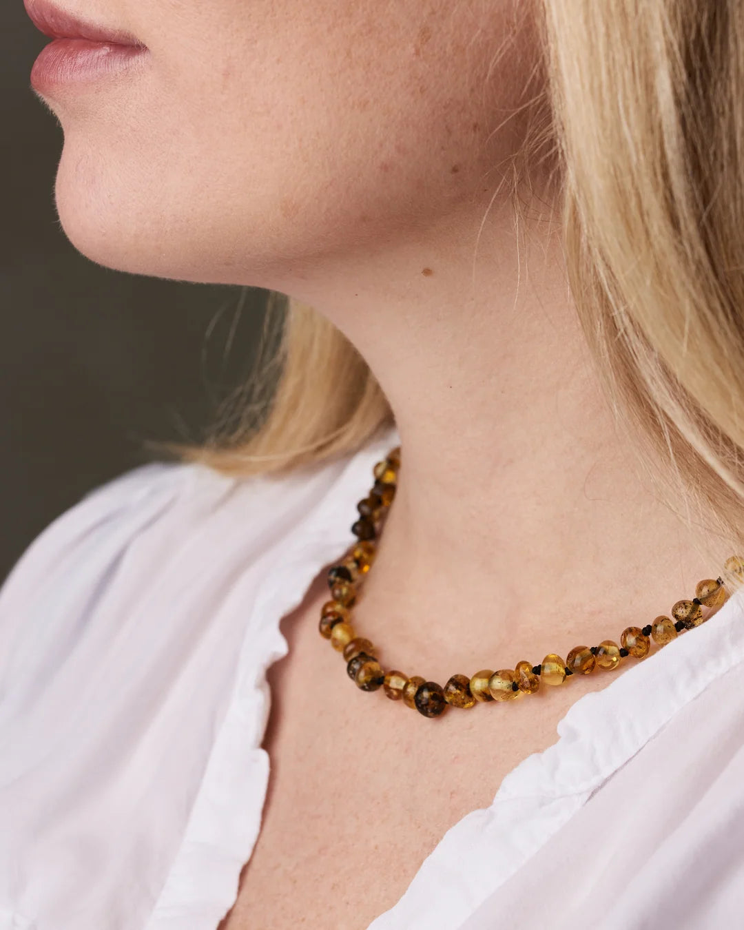 Green Amber Adult Necklace – Women's necklace made of polished green Baltic amber – Nirrimis