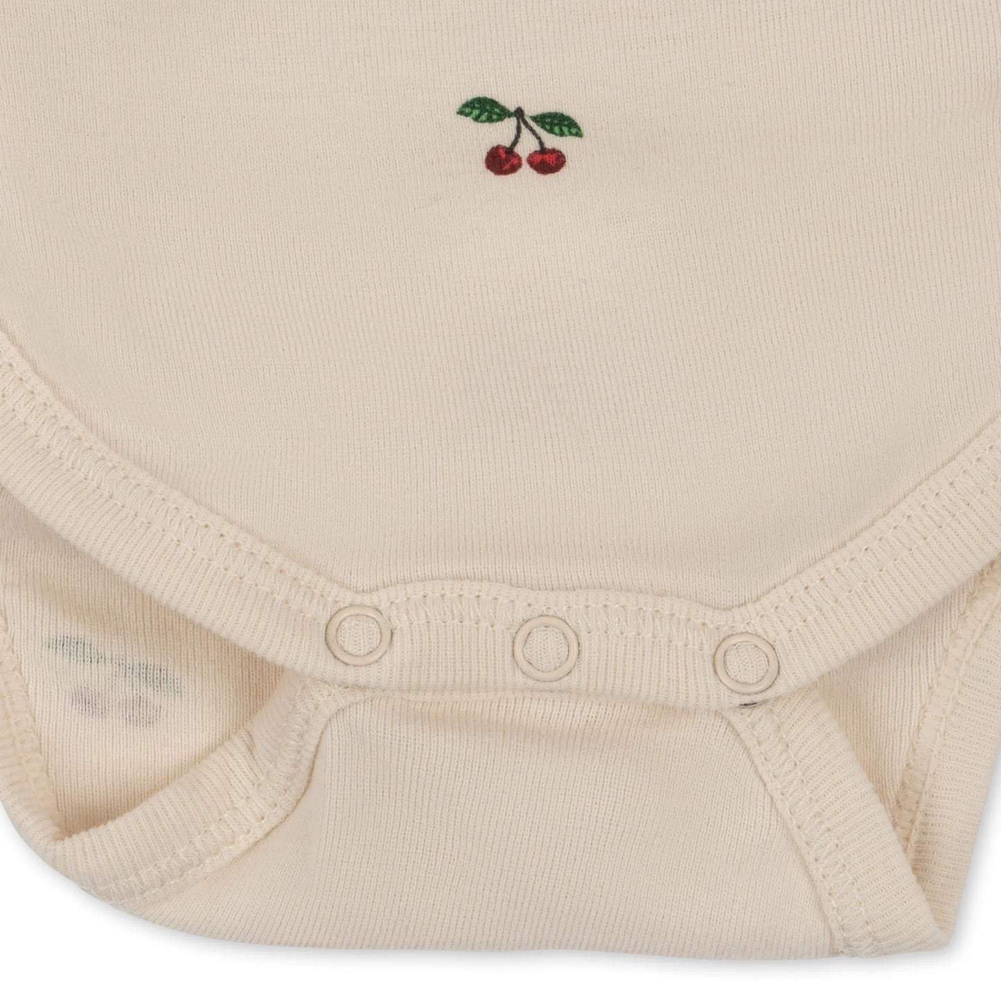 Minnie Romper - Amour Rouge met Rode Hartjes - Pointelle - Biologisch Katoen - GOTS - Konges Sløjd - close up