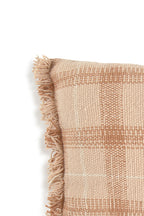 Handloom Cushion Rose - Handgeweven sierkussen - 25 × 40 cm - Lorena Canals - productfoto - afbeelding 4