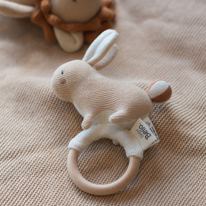 Baby Bello - Rammelaar Rosy het Konijn - The Rabbit - 100% biologisch katoen - Lifestyle