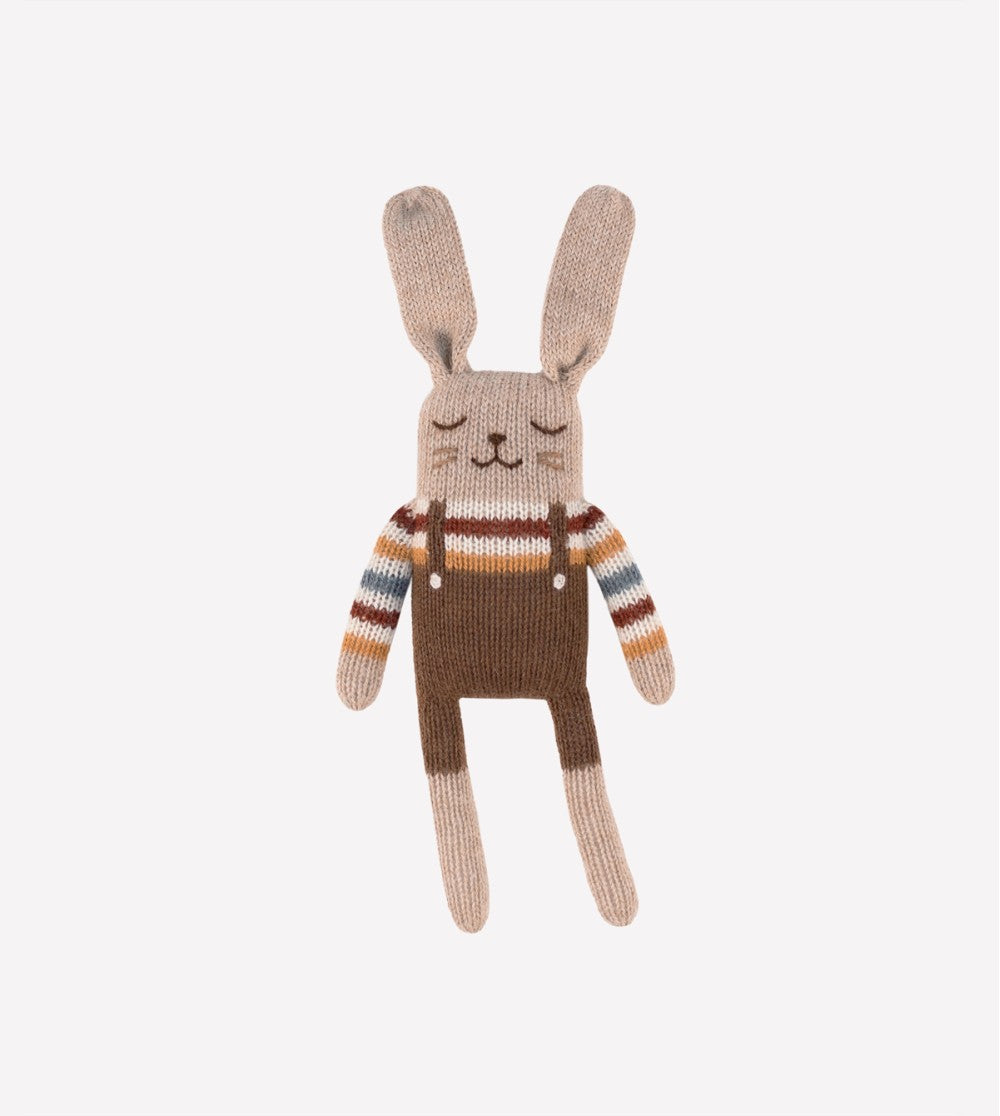 Gebreid knuffel konijntje - Rainbow sweater - Alpaca wol - Main Sauvage - productfoto