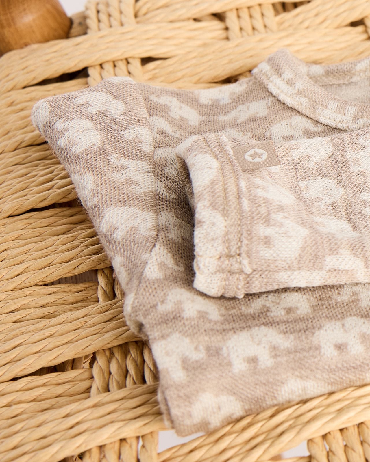 Pyjama / Baby Sleepsuit Elephants - Light Nature Elephants - 100% merino wool - SmallStuff