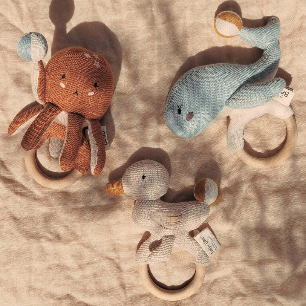 Baby Bello - Rammelaar Wally de Walvis - 100% biologisch katoen - lifestyle