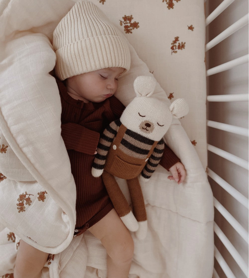 Grote beer knuffel - Large Teddy - Ecru overall - Alpaca wol - Main Sauvage - productfoto