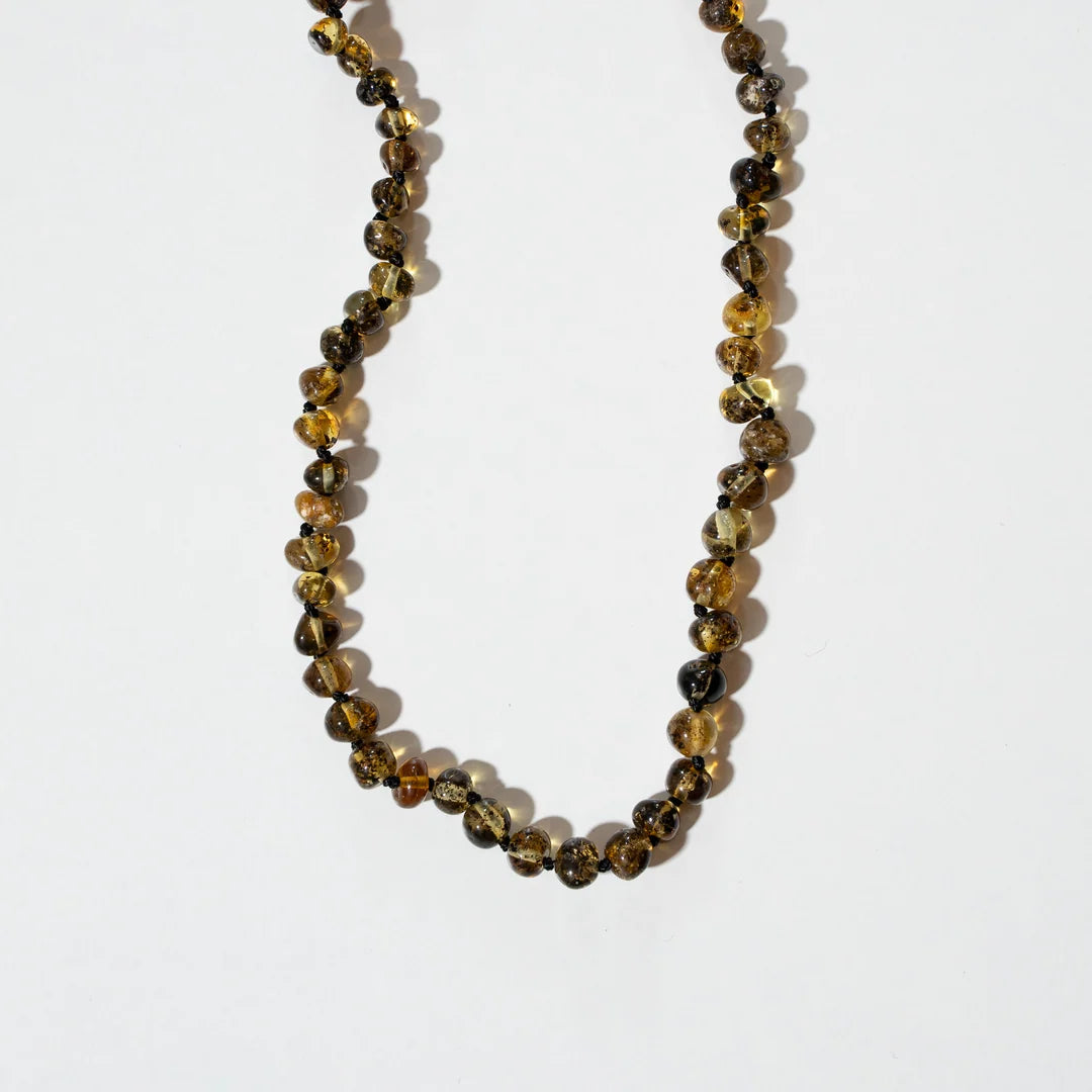 Green Amber Adult Necklace – Women's necklace made of polished green Baltic amber – Nirrimis