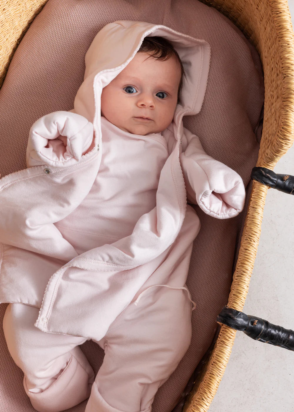 MarMar Copenhagen Rex Modal Baby Jumpsuit – Warm Padded Boxpak met Capuchon & Omvouwbare Handjes/Voetjes baby in kleur rosa roze
