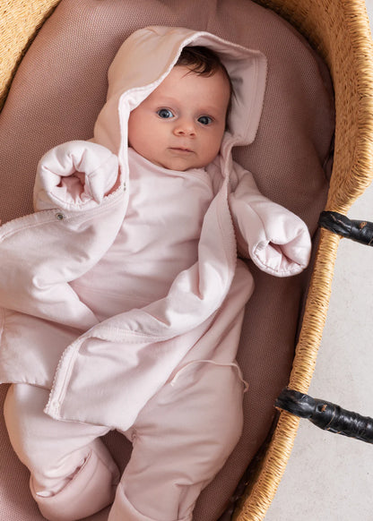 MarMar Copenhagen Rex Modal Baby Jumpsuit – Warm Padded Boxpak met Capuchon & Omvouwbare Handjes/Voetjes baby in kleur rosa roze