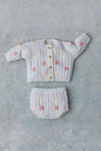 Ensemble Mony haut et bas – Ensemble bébé tricoté bleu clair – Mélange de Tencel et d’alpaga – Louise Misha