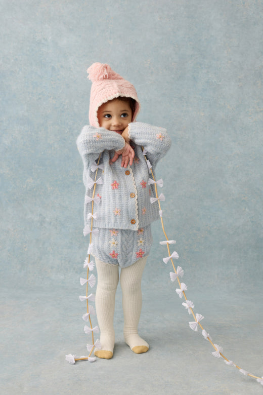 Ensemble Mony haut et bas – Ensemble bébé tricoté bleu clair – Mélange de Tencel et d’alpaga – Louise Misha