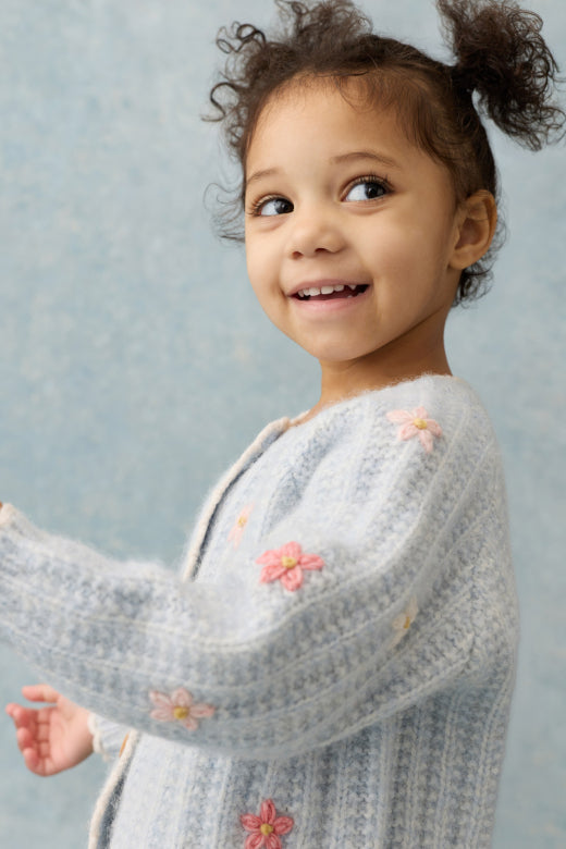 Ensemble Mony haut et bas – Ensemble bébé tricoté bleu clair – Mélange de Tencel et d’alpaga – Louise Misha