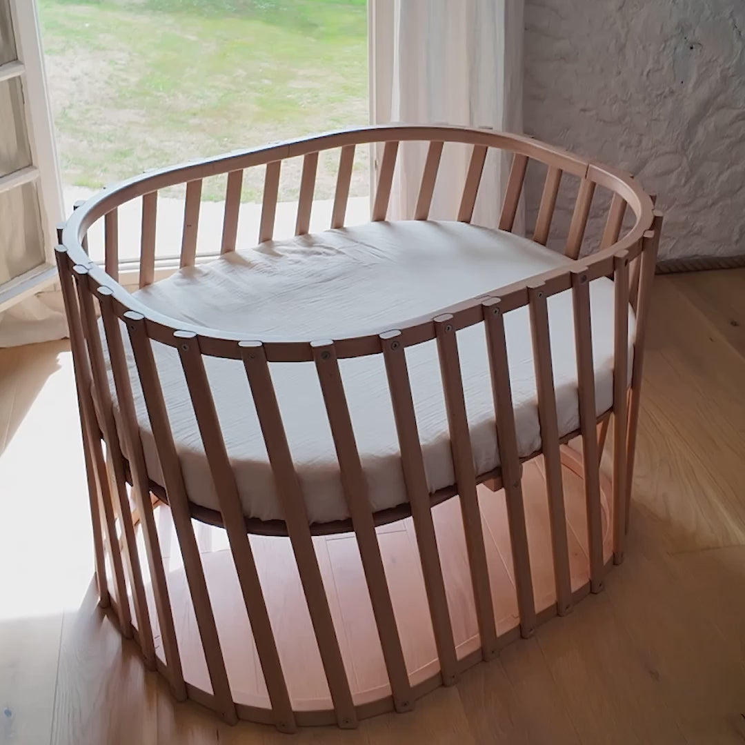 LUGO Evolving Wooden Baby Bed - Extendable Wooden Bed 70x90 / 70x140 cm - From Birth to 7 Years - Charlie Crane
